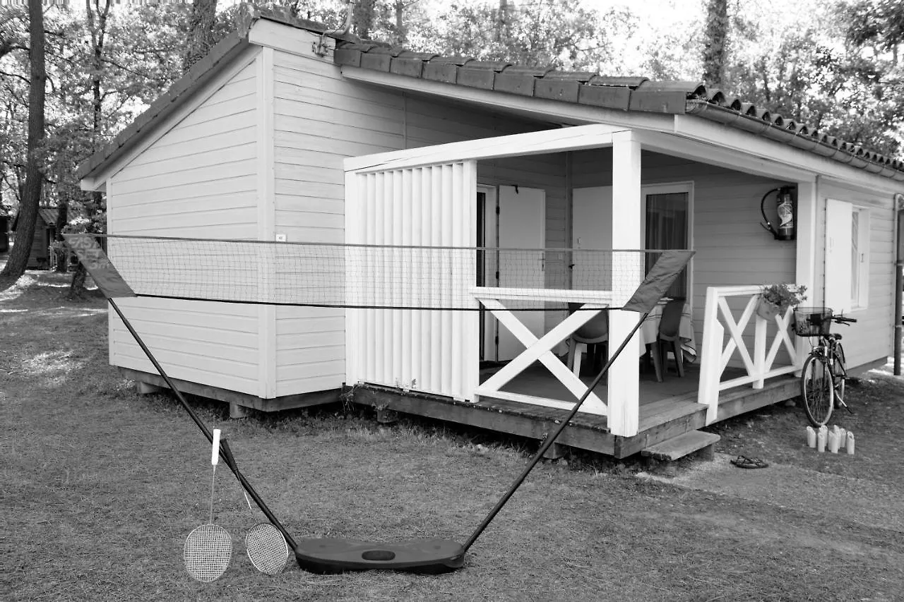 Camping - Village Vacances Familial A Prayssac Au Coeur Du Vignoble Lotois Holiday park