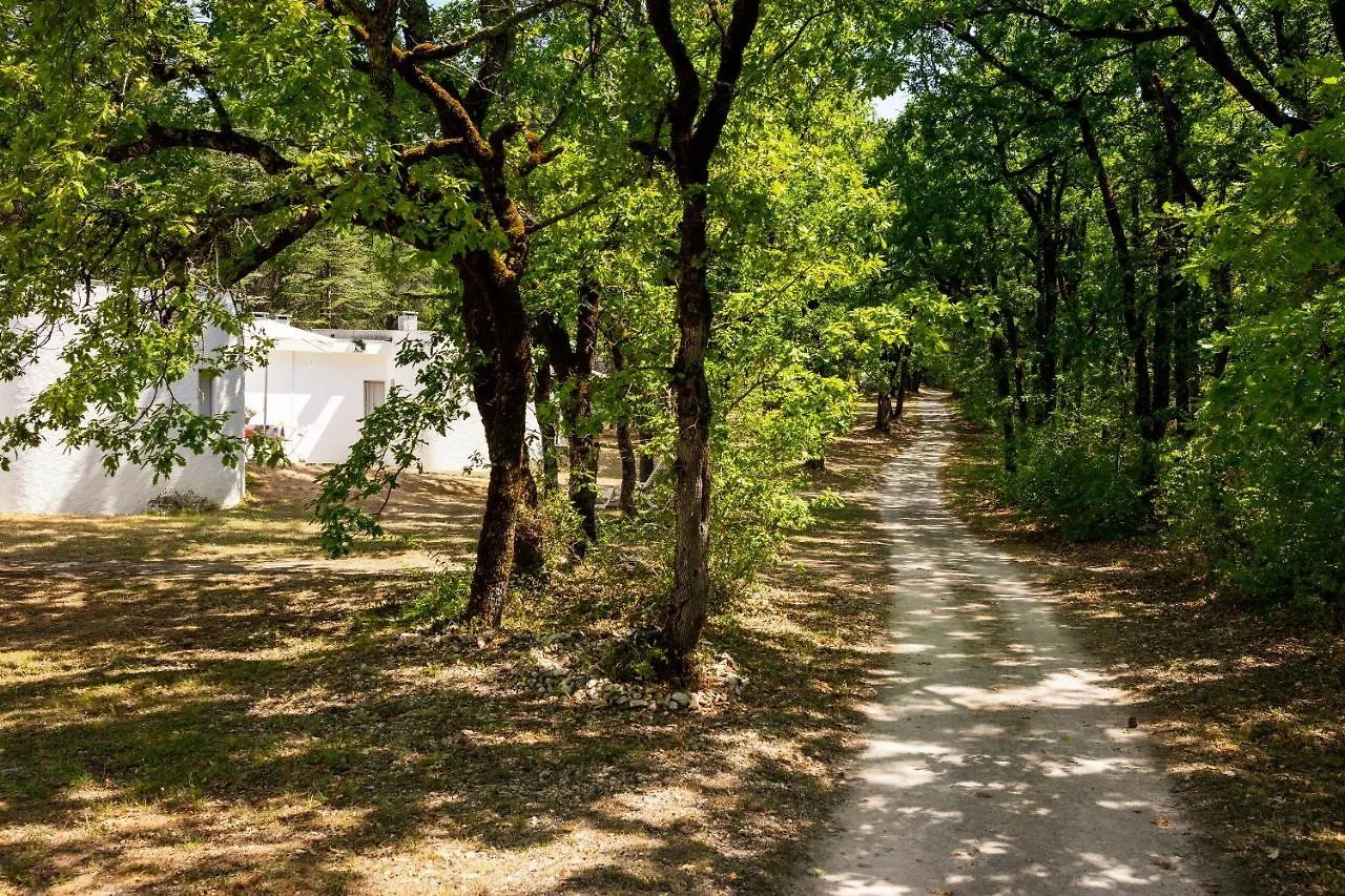 Camping - Village Vacances Familial A Prayssac Au Coeur Du Vignoble Lotois